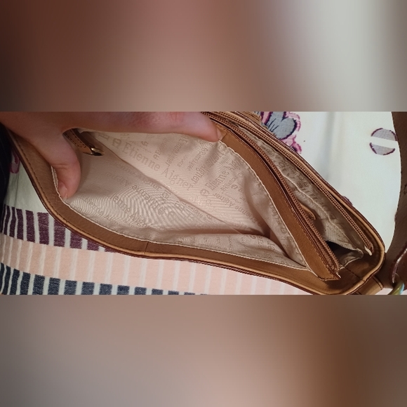 Etienne Aigner light brown/ tan leather shoulder handbag - Picture 7 of 16